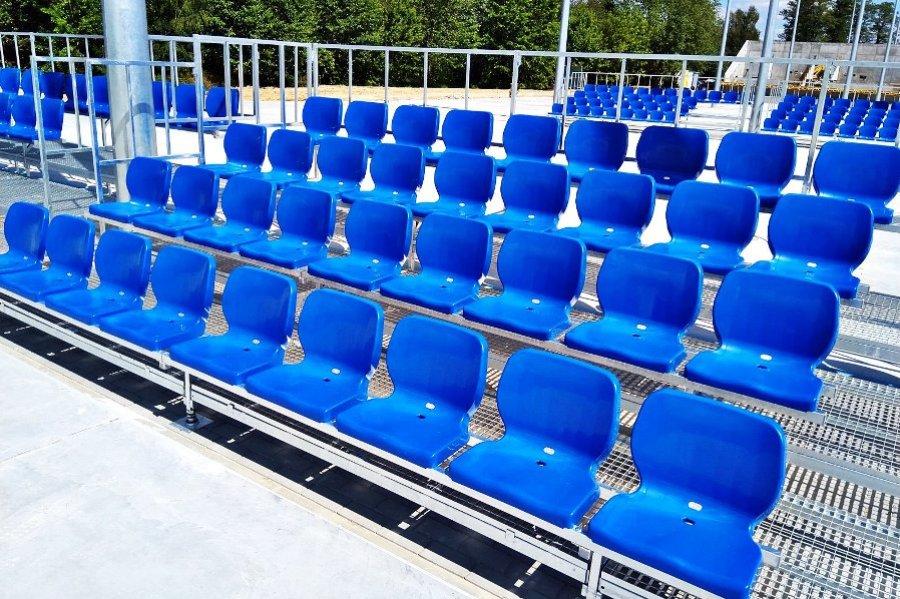 plastove sedacky na stadion - moderný - ergonomický a odolný