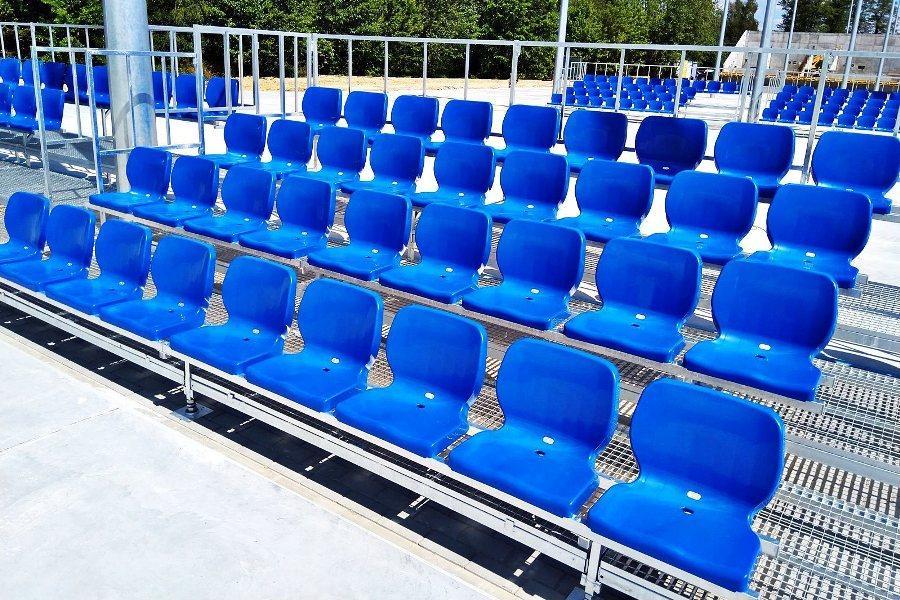- športová tribúna - najnovšie, veľmi pohodlné plastové štadiónové sedadlá, typ WO-07 ProStar